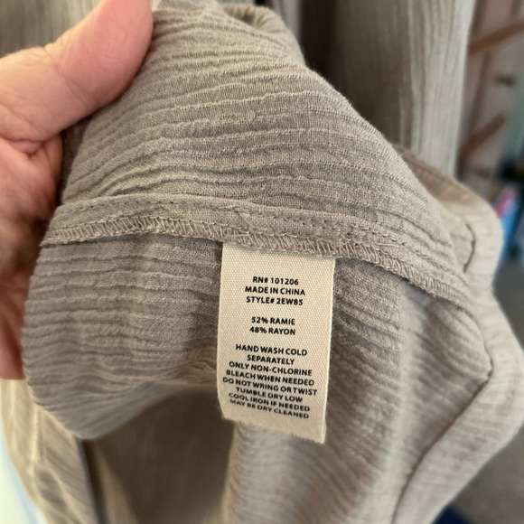 NWT Soft Surroundings Oceo Gauze SZ M Tunic Top Pebble Taupe - Picture 4 of 6